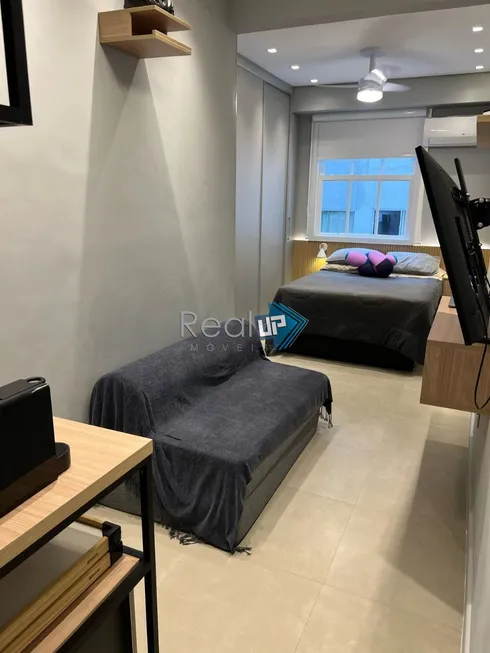 Foto 1 de Apartamento com 1 Quarto à venda, 25m² em Copacabana, Rio de Janeiro