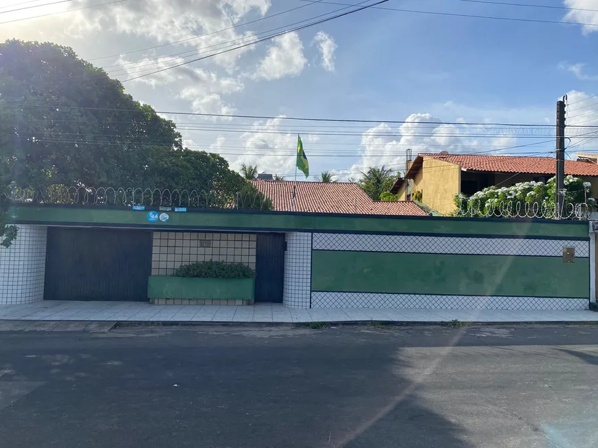 Foto 1 de Casa com 3 Quartos à venda, 1089m² em Cidade dos Funcionários, Fortaleza