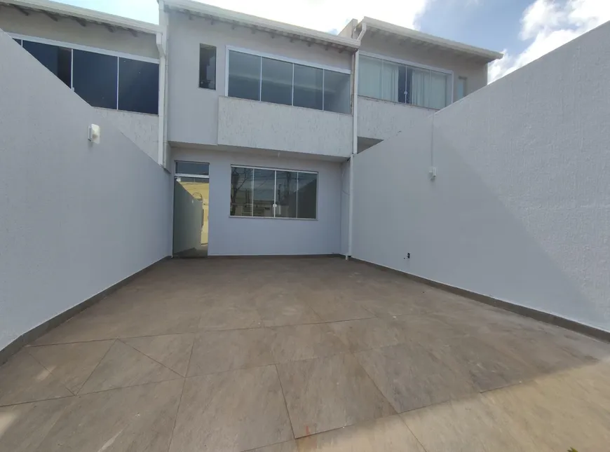 Foto 1 de Casa com 3 Quartos para venda ou aluguel, 105m² em Santa Mônica, Belo Horizonte