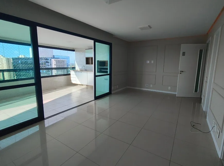 Foto 1 de Apartamento com 3 Quartos para alugar, 112m² em Paralela, Salvador