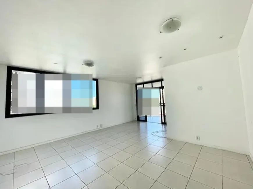 Foto 1 de Apartamento com 3 Quartos à venda, 130m² em Imbetiba, Macaé