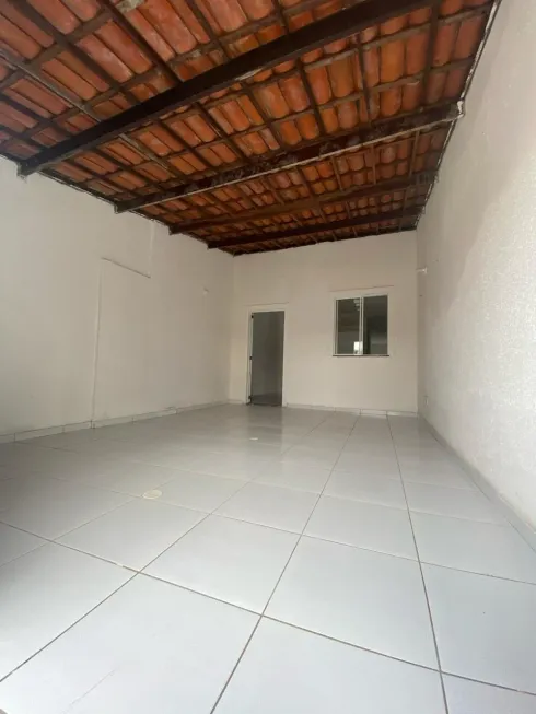 Foto 1 de Casa com 2 Quartos à venda, 74m² em Gereraú, Itaitinga