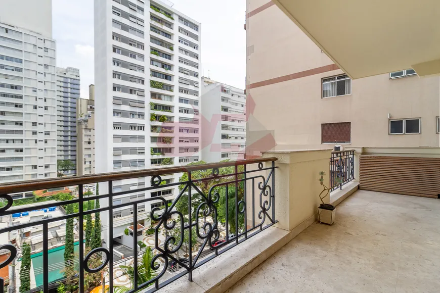 Foto 1 de Apartamento com 3 Quartos à venda, 260m² em Jardim Paulista, São Paulo
