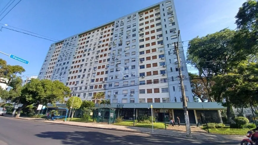 Foto 1 de Apartamento com 1 Quarto à venda, 43m² em Santana, Porto Alegre