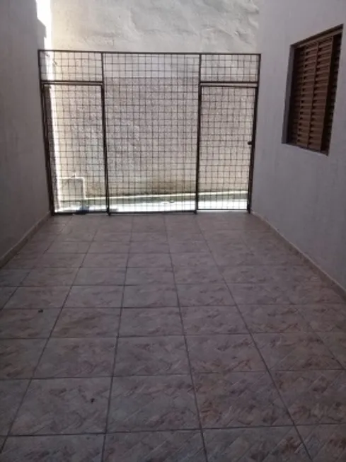 Foto 1 de Casa com 2 Quartos para alugar, 80m² em Santa Mônica, Belo Horizonte
