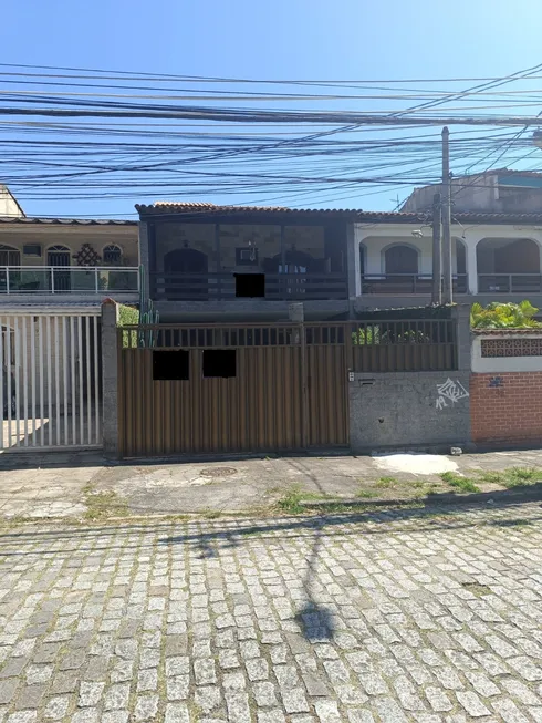 Foto 1 de Casa com 4 Quartos à venda, 255m² em Portuguesa, Rio de Janeiro