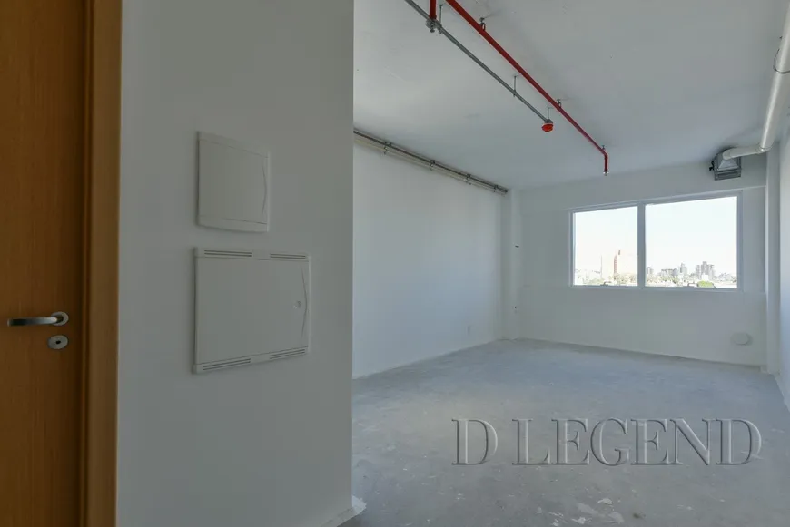 Foto 1 de Sala Comercial para alugar, 32m² em Santana, Porto Alegre