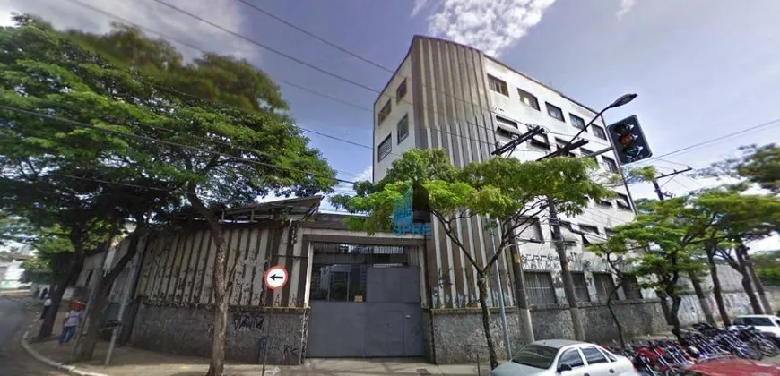 Foto 1 de Galpão/Depósito/Armazém à venda, 1900m² em Cambuci, São Paulo