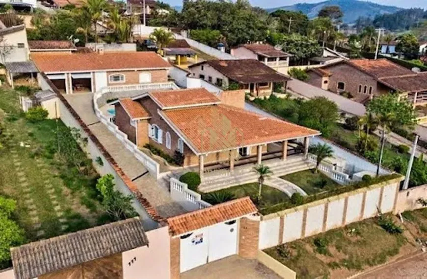 Foto 1 de Casa de Condomínio com 3 Quartos à venda, 273m² em Bairro Canedos, Piracaia