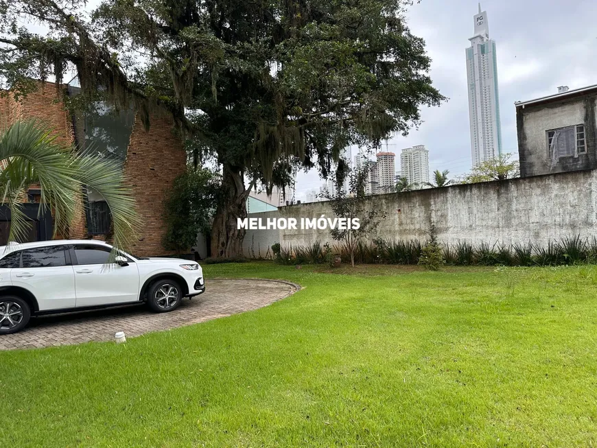 Foto 1 de Lote/Terreno à venda, 303m² em Barra, Balneário Camboriú