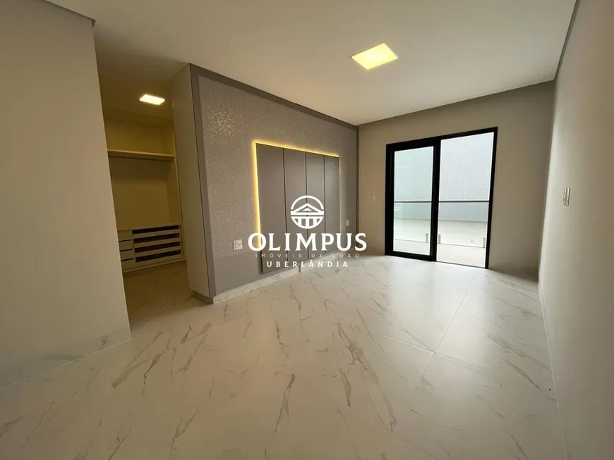 Foto 1 de Casa de Condomínio com 3 Quartos à venda, 270m² em Splendido, Uberlândia