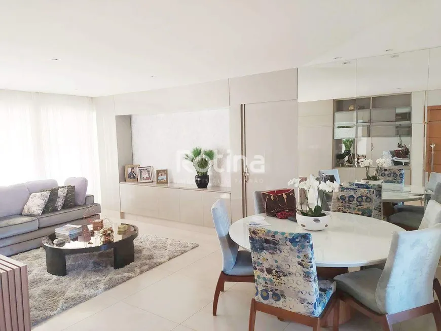 Foto 1 de Apartamento com 3 Quartos à venda, 184m² em Lidice, Uberlândia