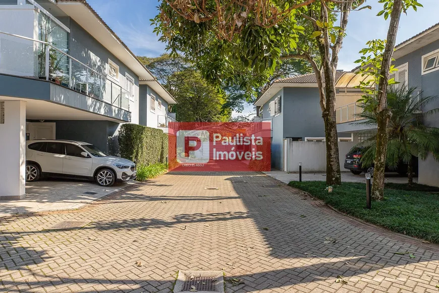 Foto 1 de Casa de Condomínio com 4 Quartos à venda, 250m² em Santo Amaro, São Paulo