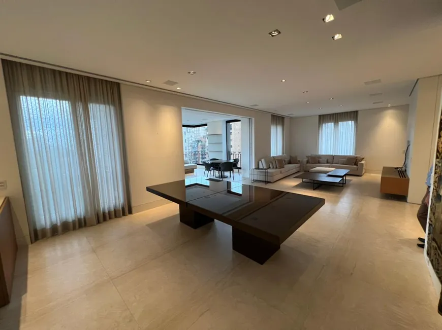 Foto 1 de Apartamento com 4 Quartos à venda, 353m² em Jardim Europa, São Paulo