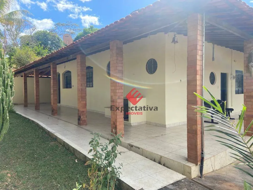 Foto 1 de Fazenda/Sítio com 3 Quartos à venda, 170m² em , Jaboticatubas