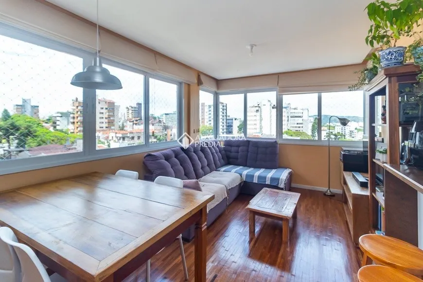 Foto 1 de Apartamento com 3 Quartos à venda, 68m² em Petrópolis, Porto Alegre