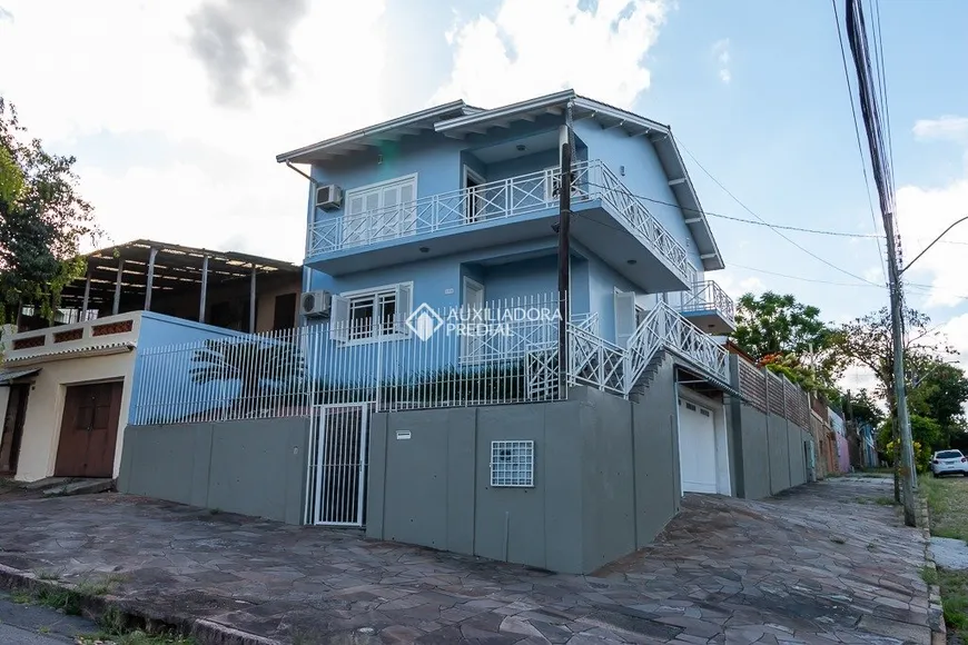 Foto 1 de Casa com 3 Quartos à venda, 276m² em Partenon, Porto Alegre