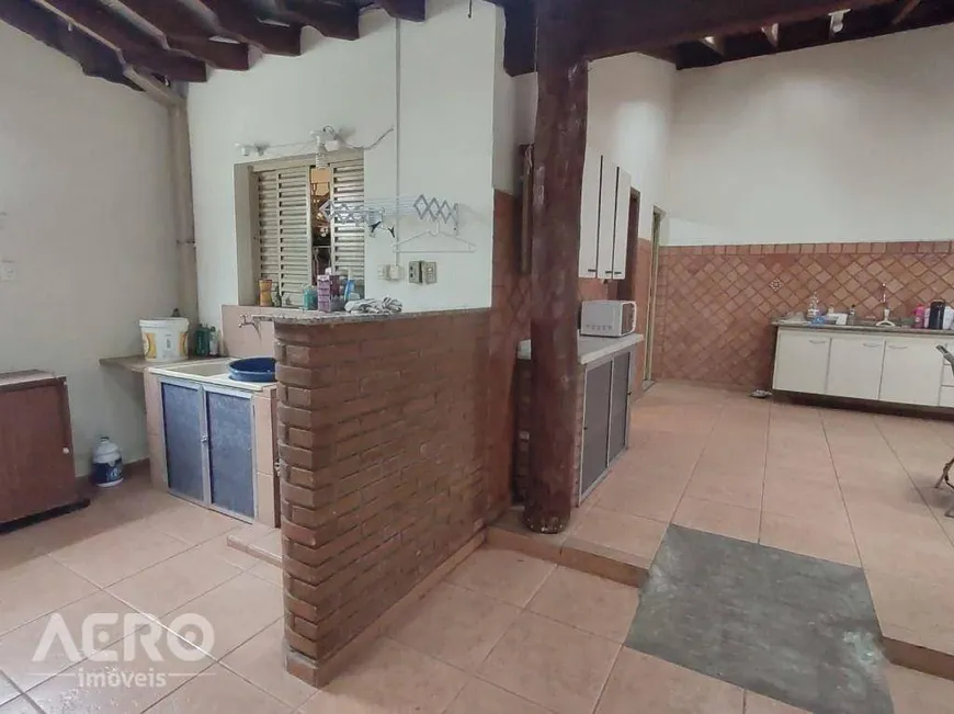 Foto 1 de Casa com 2 Quartos à venda, 200m² em Vila Nova Santa Clara, Bauru