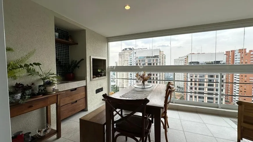 Foto 1 de Apartamento com 4 Quartos à venda, 201m² em Jardim Fonte do Morumbi , São Paulo