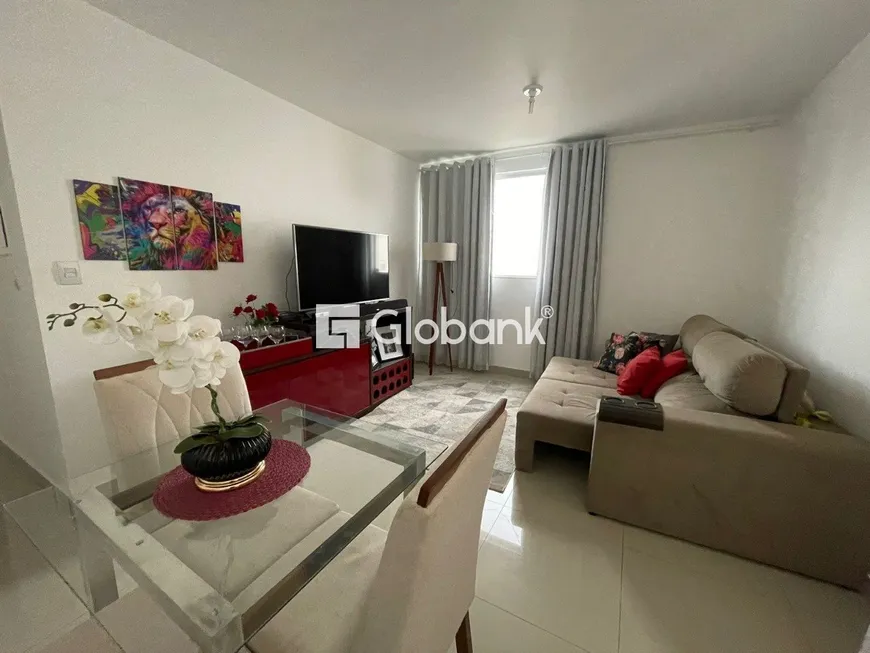 Foto 1 de Apartamento com 2 Quartos à venda, 74m² em Jardim Panorama, Montes Claros