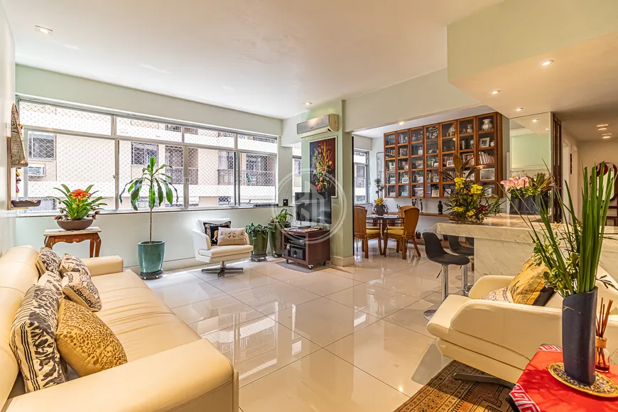Foto 1 de Apartamento com 3 Quartos à venda, 149m² em Lagoa, Rio de Janeiro