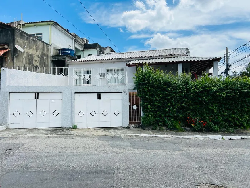 Foto 1 de Casa com 3 Quartos à venda, 128m² em Califórnia, Nova Iguaçu