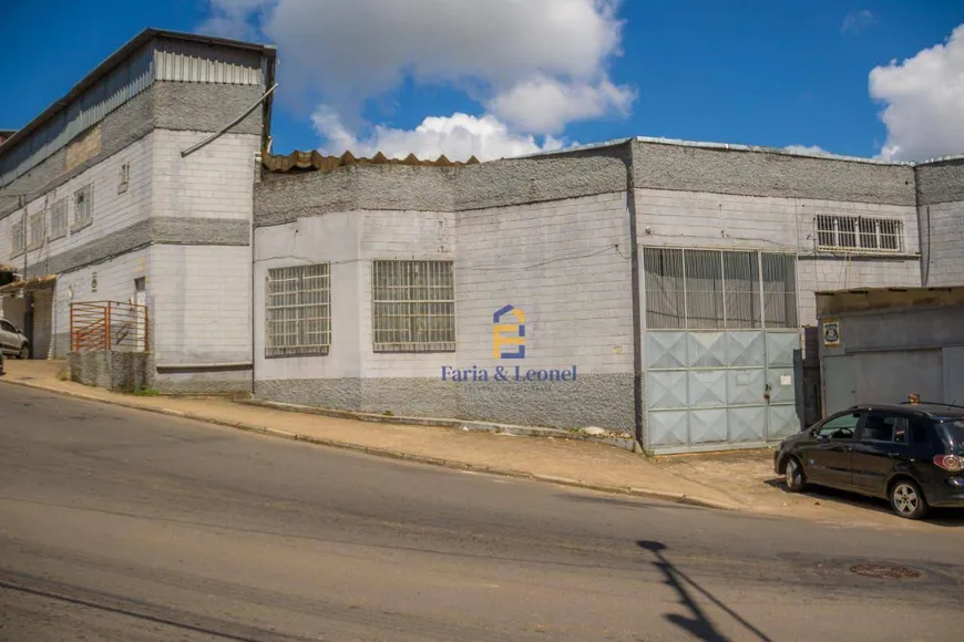 Foto 1 de Galpão/Depósito/Armazém à venda, 1000m² em Santo Antônio, Juiz de Fora