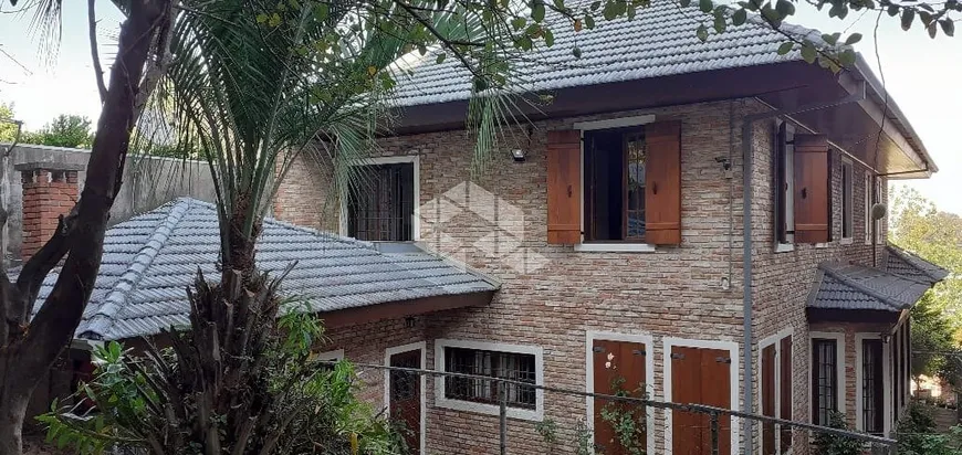 Foto 1 de Casa com 4 Quartos à venda, 404m² em Madureira, Caxias do Sul