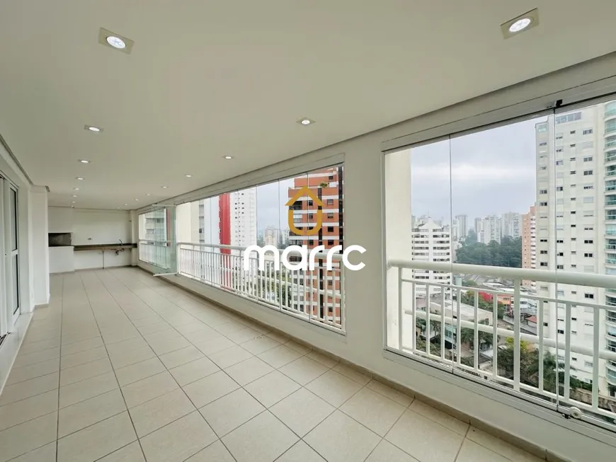 Foto 1 de Apartamento com 3 Quartos à venda, 200m² em Panamby, São Paulo