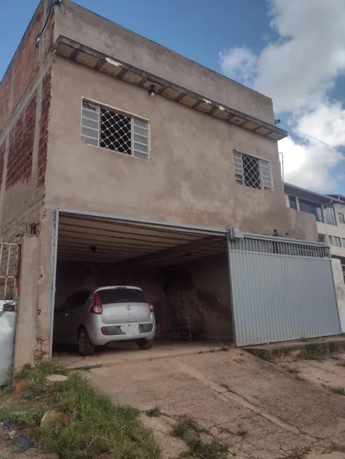 Foto 1 de Casa com 2 Quartos à venda, 200m² em Setor Habitacional Arniqueira, Brasília