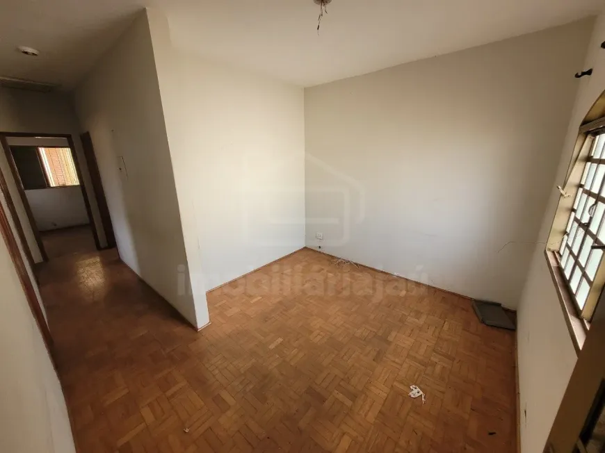 Foto 1 de Casa com 3 Quartos à venda, 200m² em Vila Vicente, Jaú