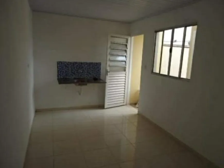 Foto 1 de Apartamento com 1 Quarto para alugar, 27m² em Vila Medeiros, São Paulo