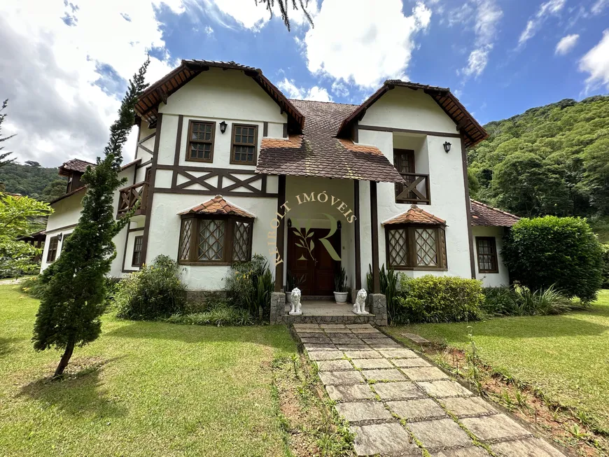 Foto 1 de Casa com 5 Quartos à venda, 3161m² em Secretário, Petrópolis