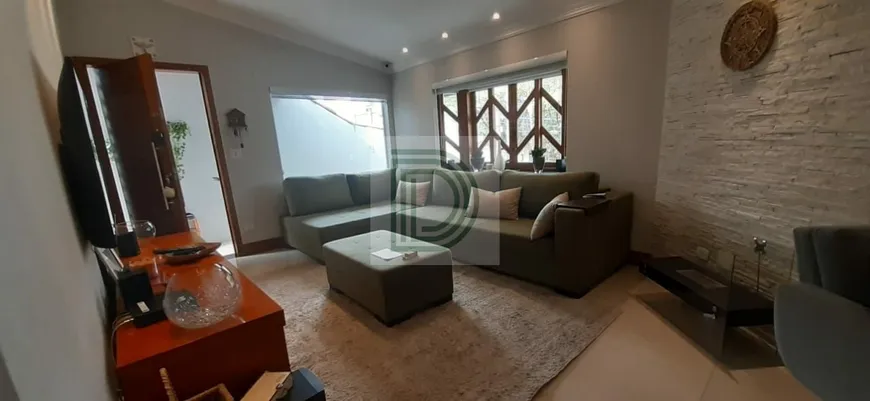 Foto 1 de Casa com 3 Quartos para venda ou aluguel, 200m² em Jardim Bonfiglioli, São Paulo