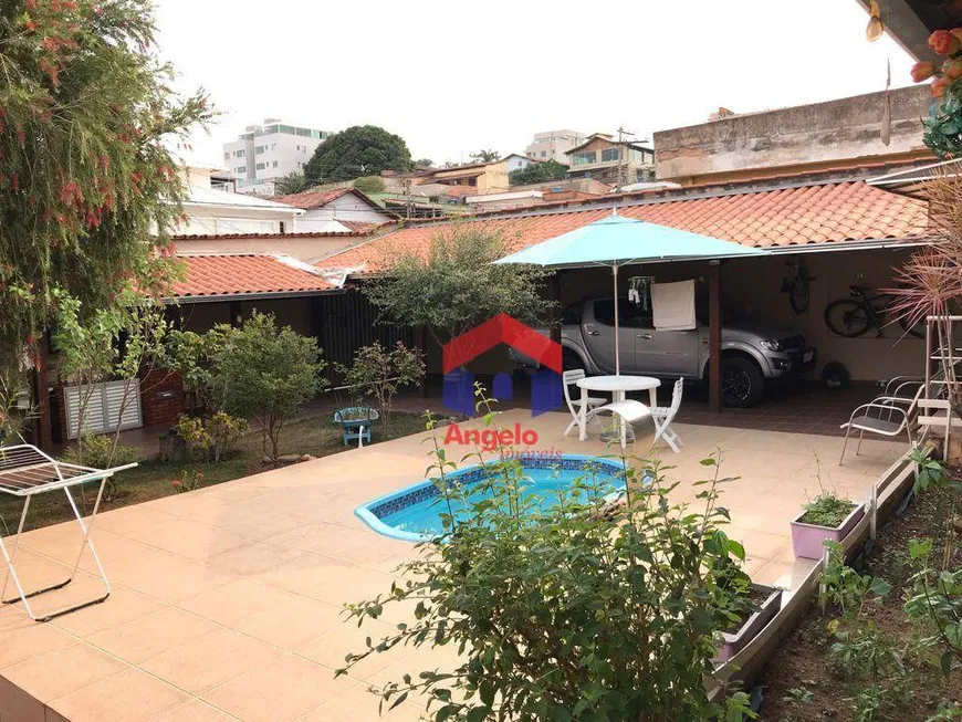 Foto 1 de Casa com 3 Quartos à venda, 145m² em Santa Mônica, Belo Horizonte