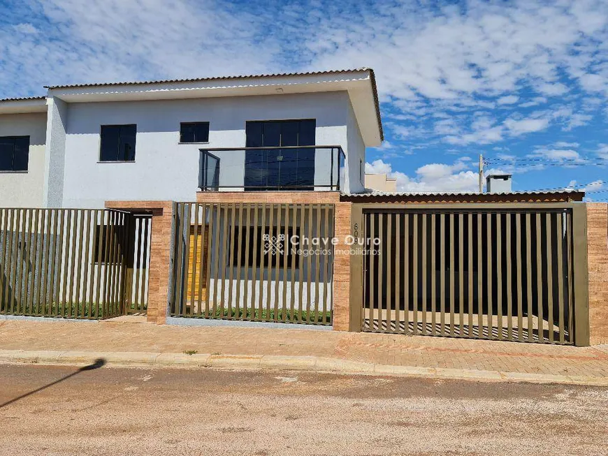 Foto 1 de Sobrado com 3 Quartos à venda, 141m² em Pioneiros Catarinenses, Cascavel