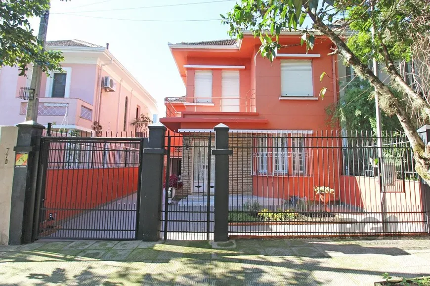 Foto 1 de Casa com 5 Quartos à venda, 334m² em Floresta, Porto Alegre