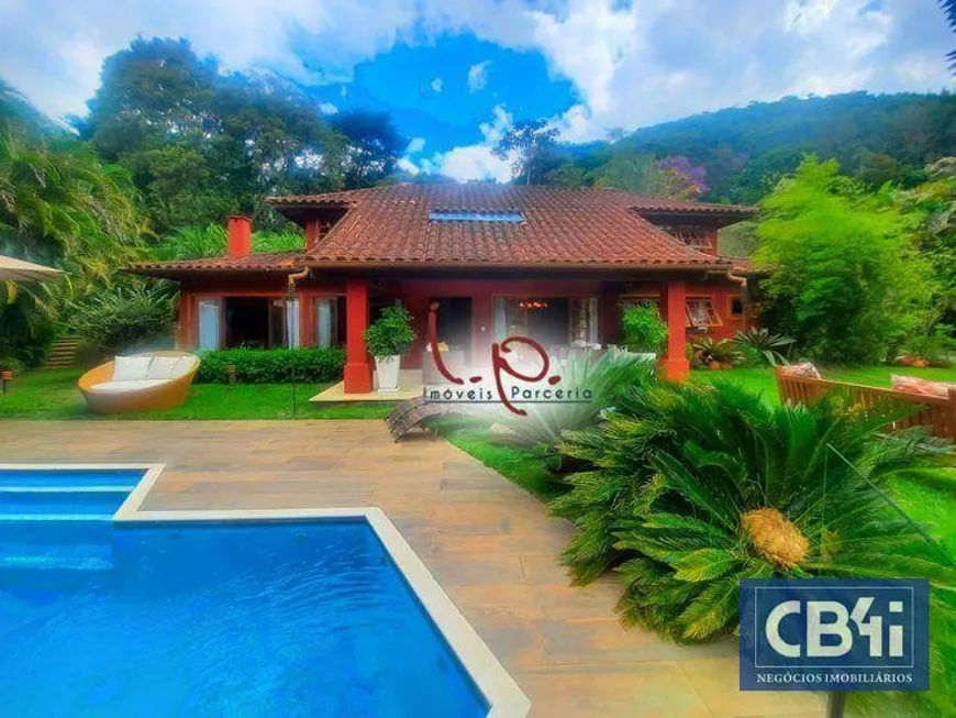 Foto 1 de Casa de Condomínio com 5 Quartos à venda, 450m² em Itaipava, Petrópolis