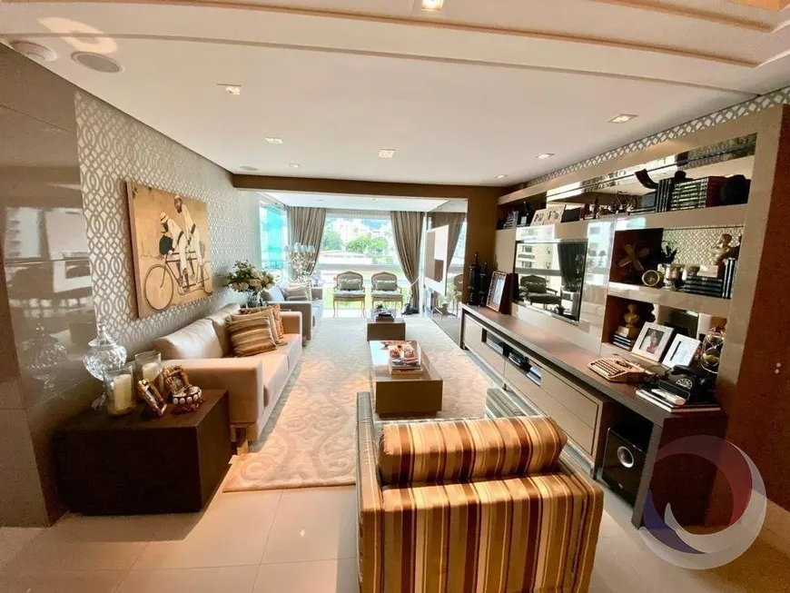 Foto 1 de Apartamento com 3 Quartos à venda, 138m² em Centro, Florianópolis