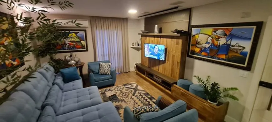 Foto 1 de Apartamento com 3 Quartos à venda, 225m² em Centro, Balneário Camboriú