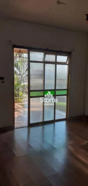 Foto 1 de Casa com 3 Quartos à venda, 270m² em Tubalina, Uberlândia