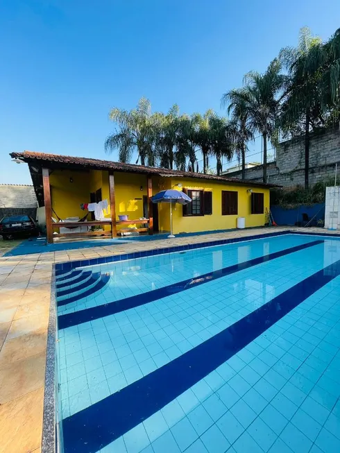 Foto 1 de Casa com 3 Quartos para alugar, 441m² em Céu Azul, Belo Horizonte