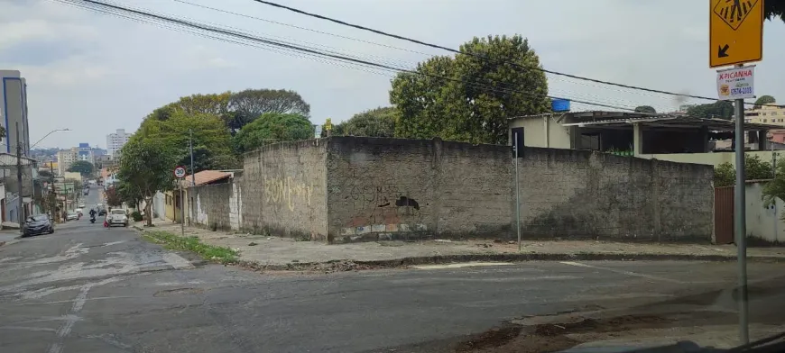 Foto 1 de Lote/Terreno à venda, 360m² em São Joaquim, Contagem