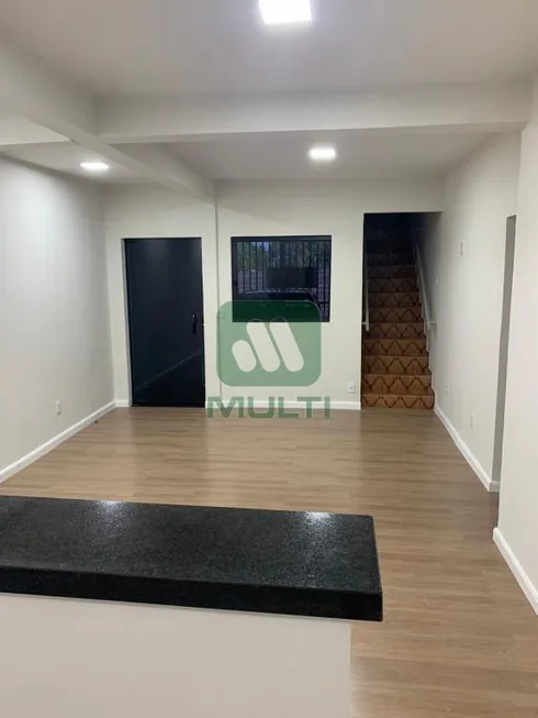 Foto 1 de Casa com 5 Quartos à venda, 190m² em Tibery, Uberlândia