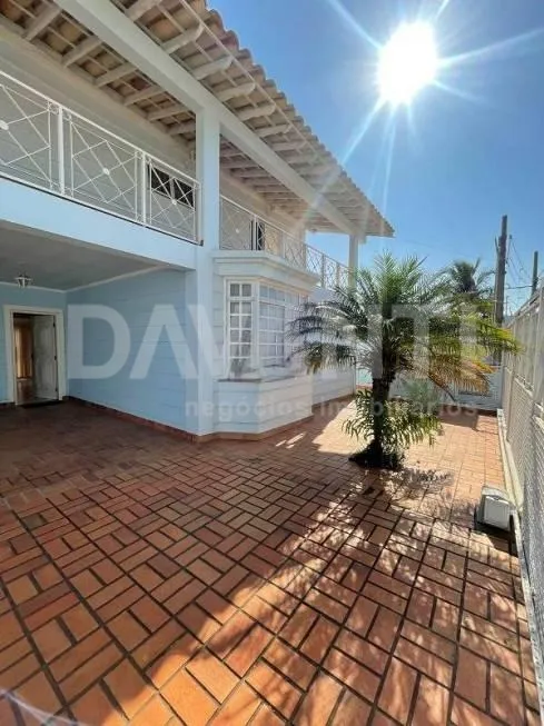 Foto 1 de Sobrado com 3 Quartos à venda, 302m² em BOSQUE, Vinhedo