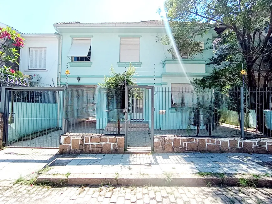 Foto 1 de Casa com 4 Quartos para alugar, 350m² em Auxiliadora, Porto Alegre