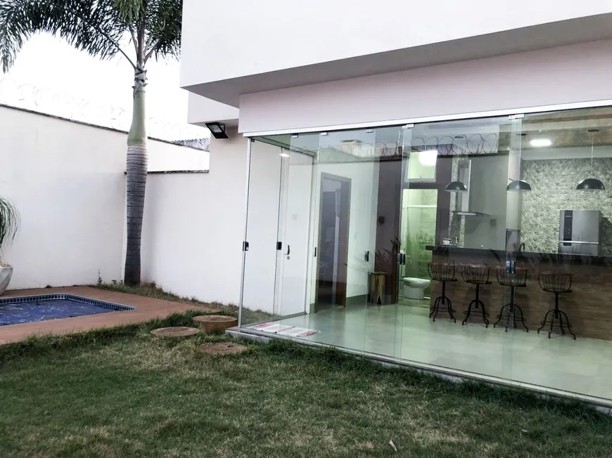 Foto 1 de Casa com 3 Quartos à venda, 269m² em Residencial Interlagos, Rio Verde