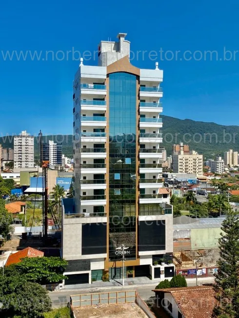 Foto 1 de Apartamento com 4 Quartos à venda, 149m² em Meia Praia, Itapema