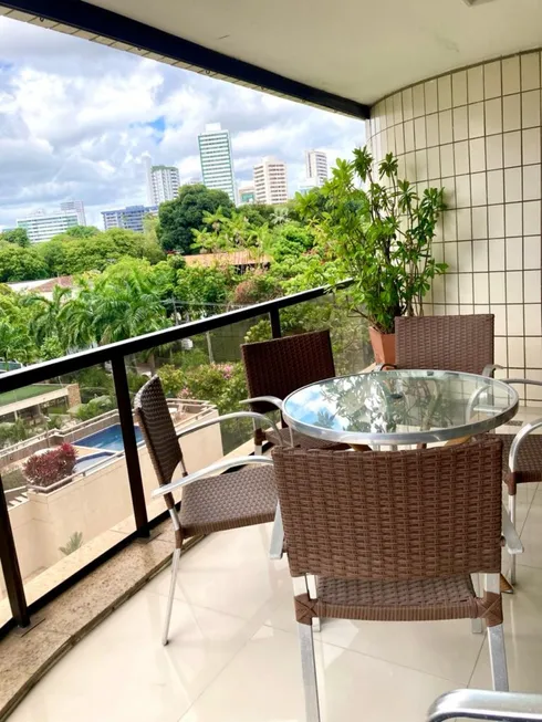 Foto 1 de Apartamento com 4 Quartos à venda, 222m² em Parnamirim, Recife