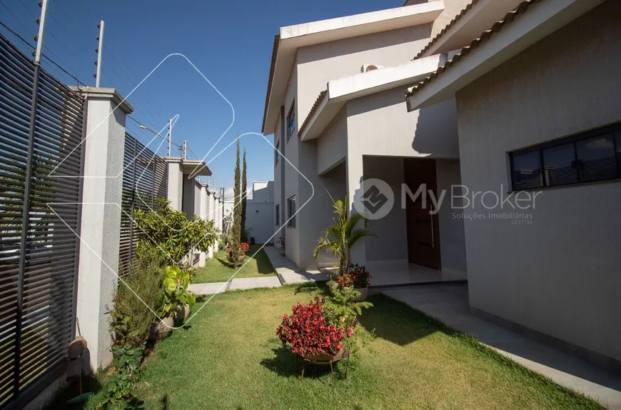 Foto 1 de Sobrado com 5 Quartos à venda, 330m² em Residencial Solar dos Ataídes 2 Etapa , Rio Verde